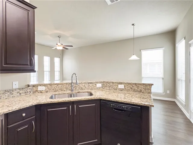 $1,900 | 2105 Dumfries Drive, Bryan, TX 77807