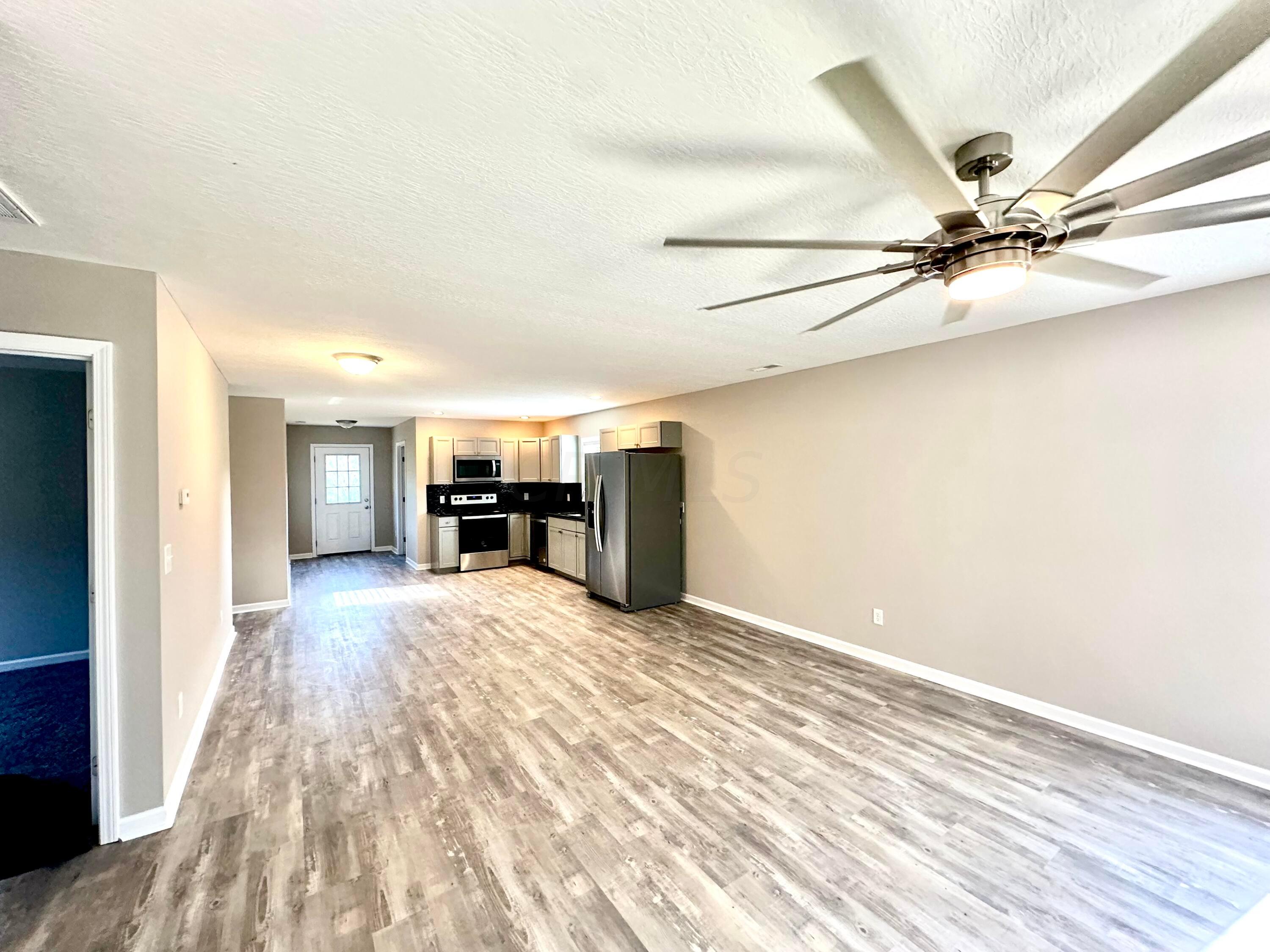 11550 McCullough Road Southeast Bremen, OH 43107 - Photo 5 of 39 Living room