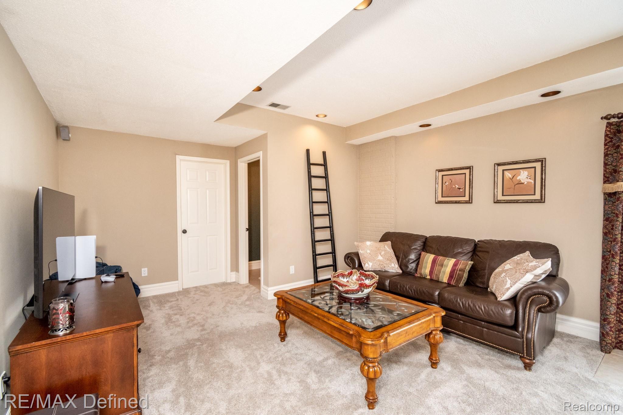 5070 Clarkston Road Clarkston, MI 48348 - Photo 66 of 83 DSC_2241.jpg