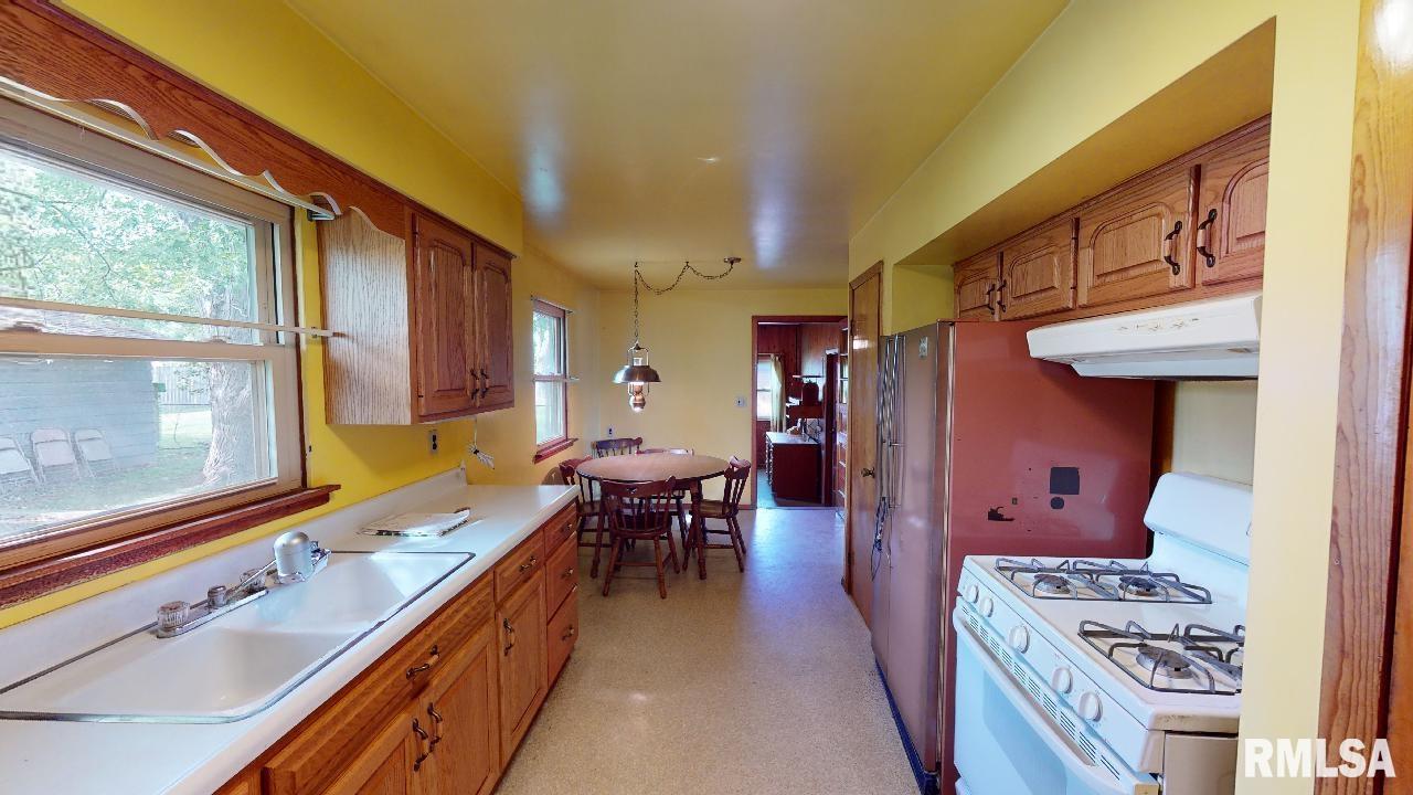 2511 Daycor Divide Bartonville, IL 61607 - Photo 6 of 31