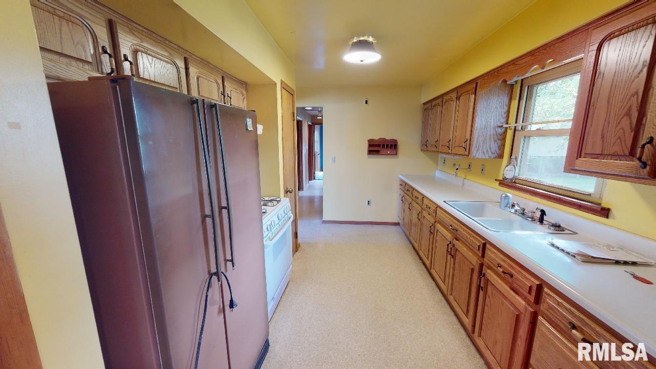 2511 Daycor Divide Bartonville, IL 61607 - Photo 8 of 31