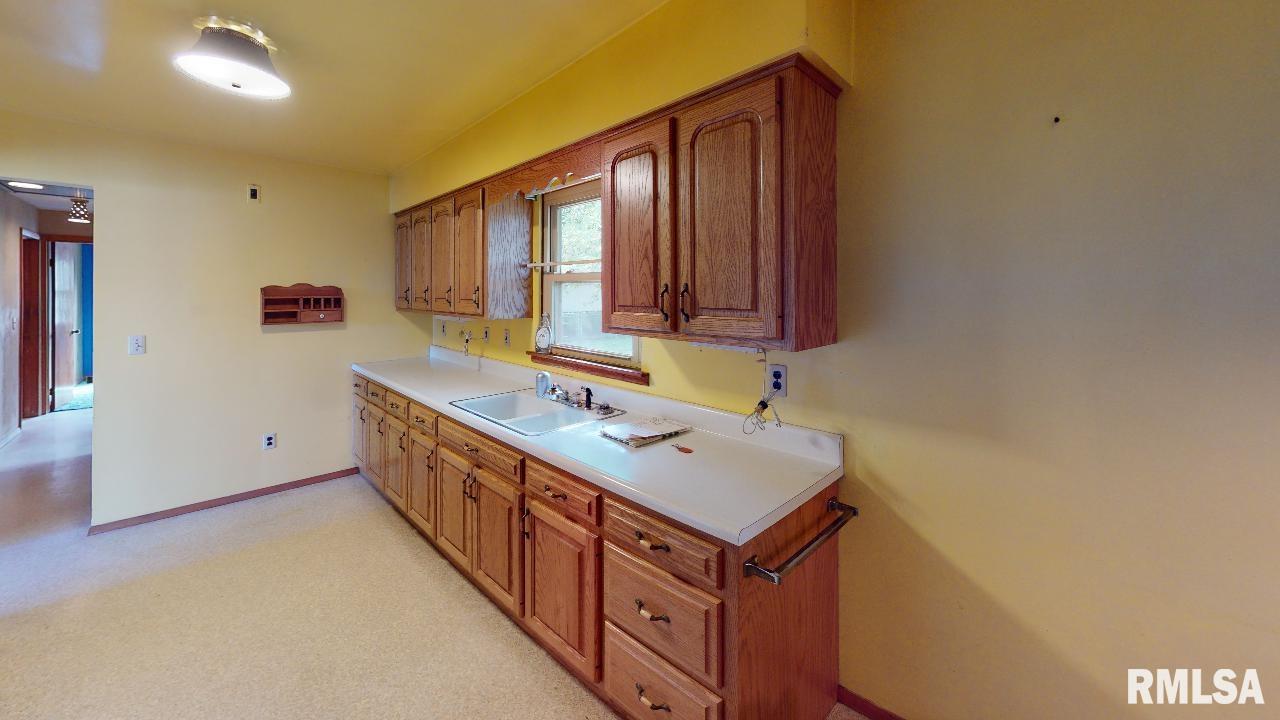 2511 Daycor Divide Bartonville, IL 61607 - Photo 9 of 31