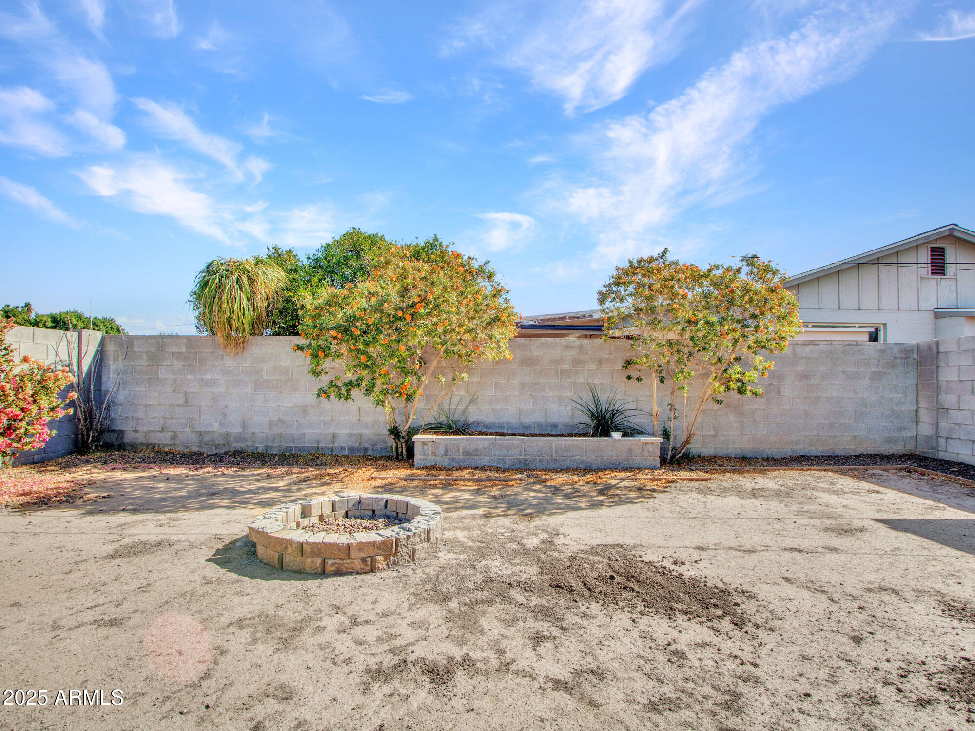 3328 West Charter Oak Road Phoenix, AZ 85029 - Photo 29 of 39 a view of a backyard of the house