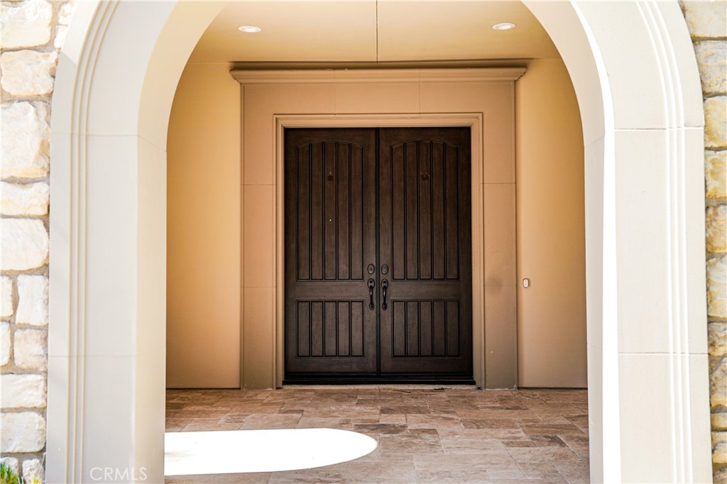 111 Lanzon Irvine, CA 92602 - Photo 3 of 42 a view of a livingroom with wooden floor
