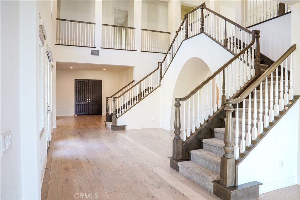 111 Lanzon Irvine, CA 92602 - Photo 7 of 42 a view of entryway
