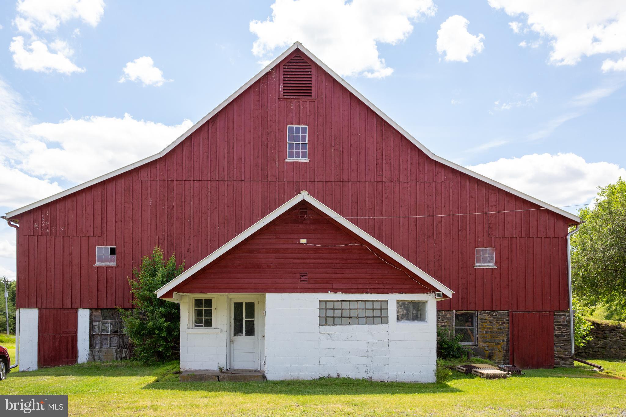 6501 Stump Road Pipersville, PA 18947 - Photo 18 of 39 barn