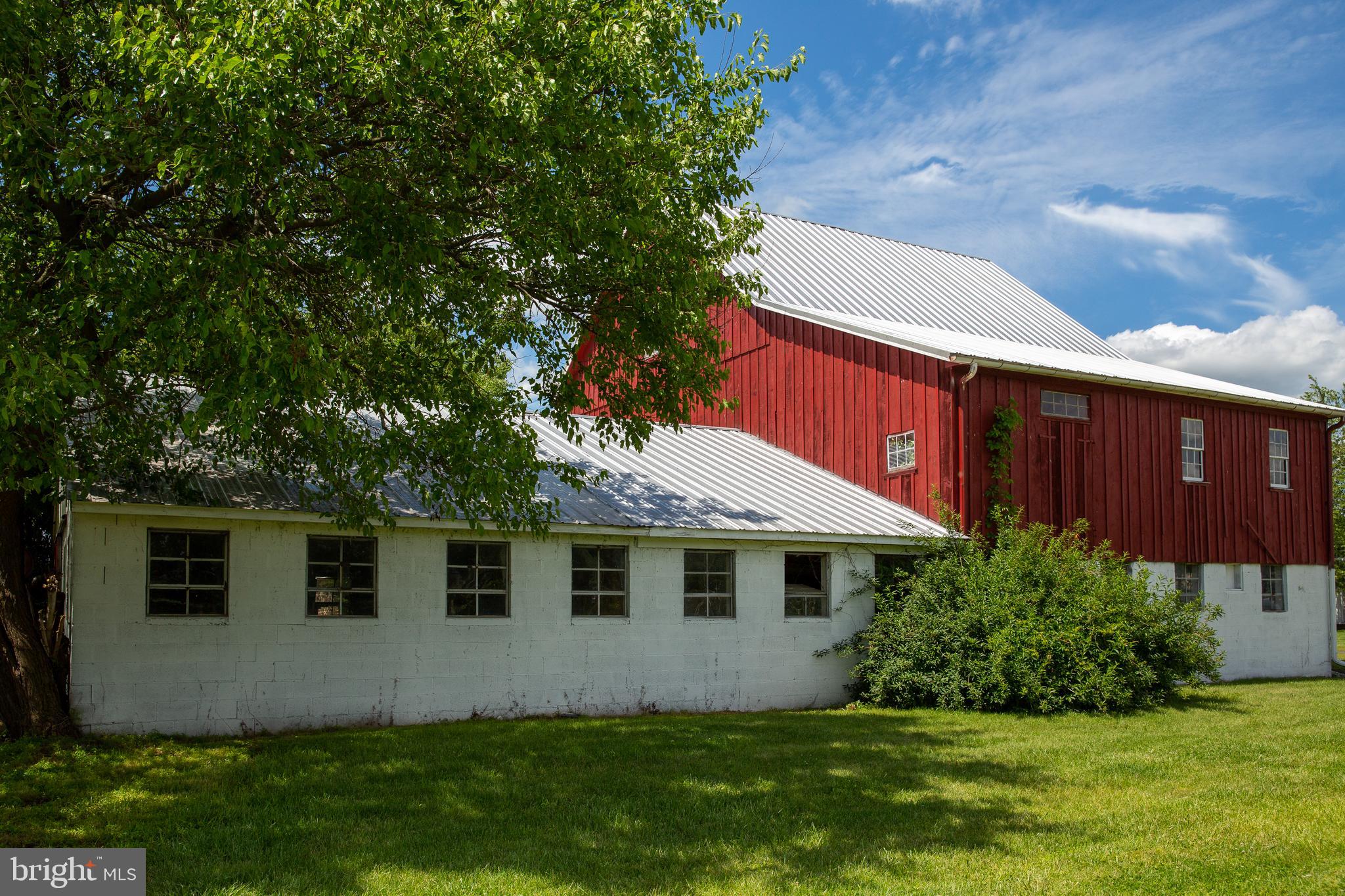 6501 Stump Road Pipersville, PA 18947 - Photo 26 of 39 barn