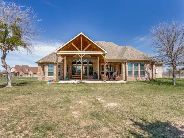 $3,200 | 146 Fawna Drive, Azle, TX 76020