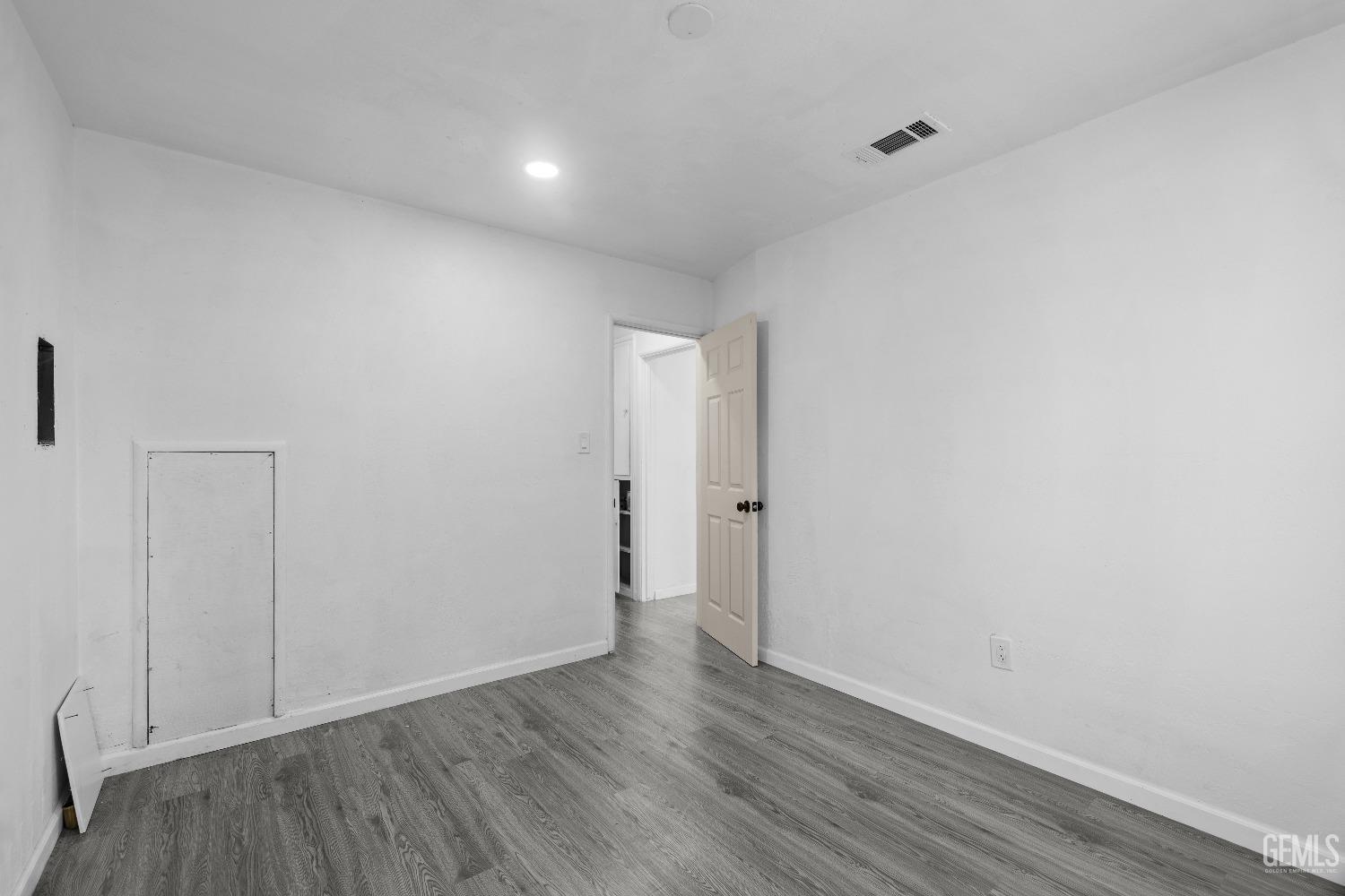 Undisclosed Address Bakersfield, CA 93307 - Photo 7 of 15 a view of an empty room