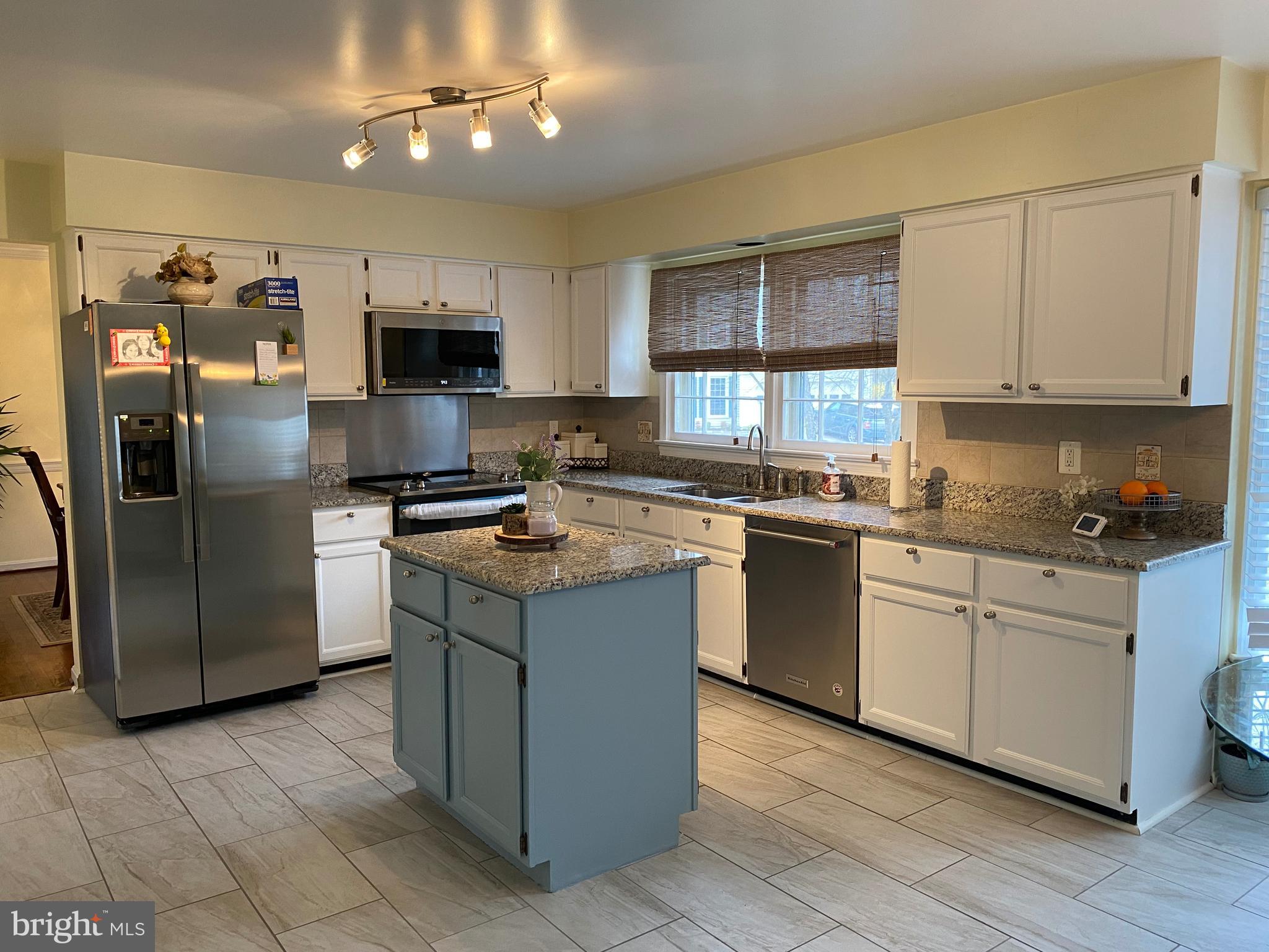10 Whittingham Circle Sterling, VA 20165 - Photo 11 of 25 Beautiful Kitchen