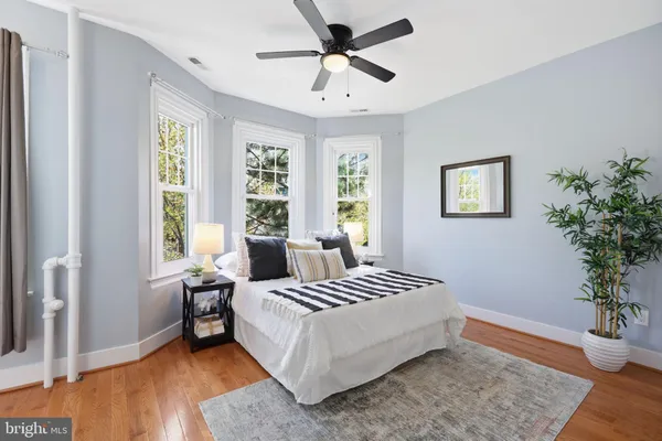 $819,500 | 1020 10th Street Northeast, Washington, DC 20002