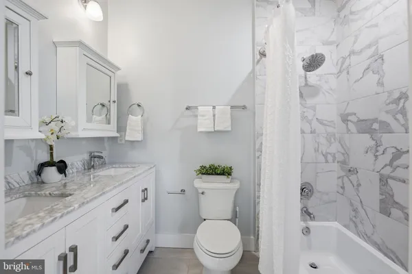 $819,500 | 1020 10th Street Northeast, Washington, DC 20002