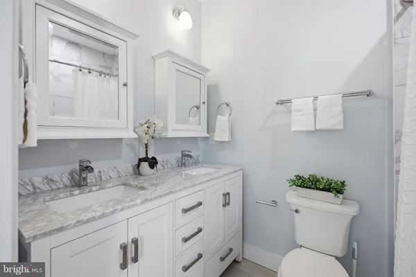 $819,500 | 1020 10th Street Northeast, Washington, DC 20002