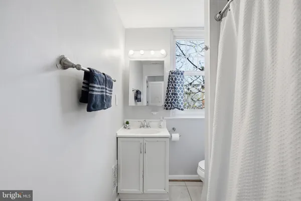 $819,500 | 1020 10th Street Northeast, Washington, DC 20002