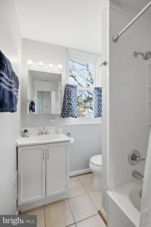 $819,500 | 1020 10th Street Northeast, Washington, DC 20002