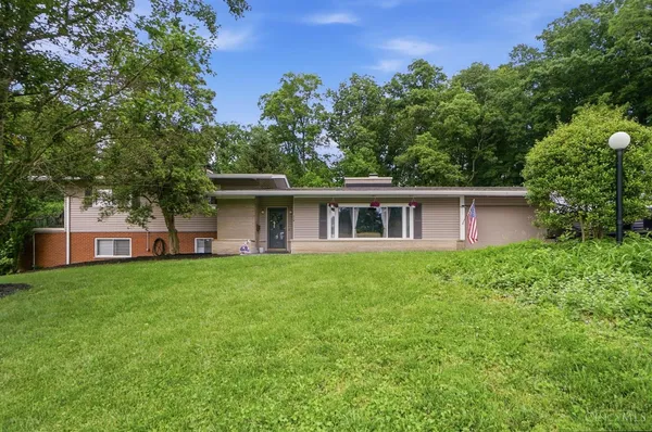 $379,900 | 716 Shelley Drive, Batavia, OH 45103