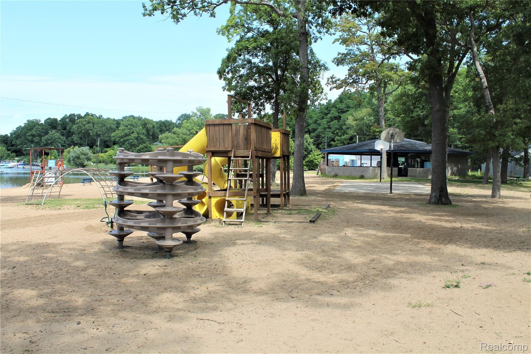 151 Dover Road Waterford, MI 48328 - Photo 19 of 23 Playground and Pavilion Area