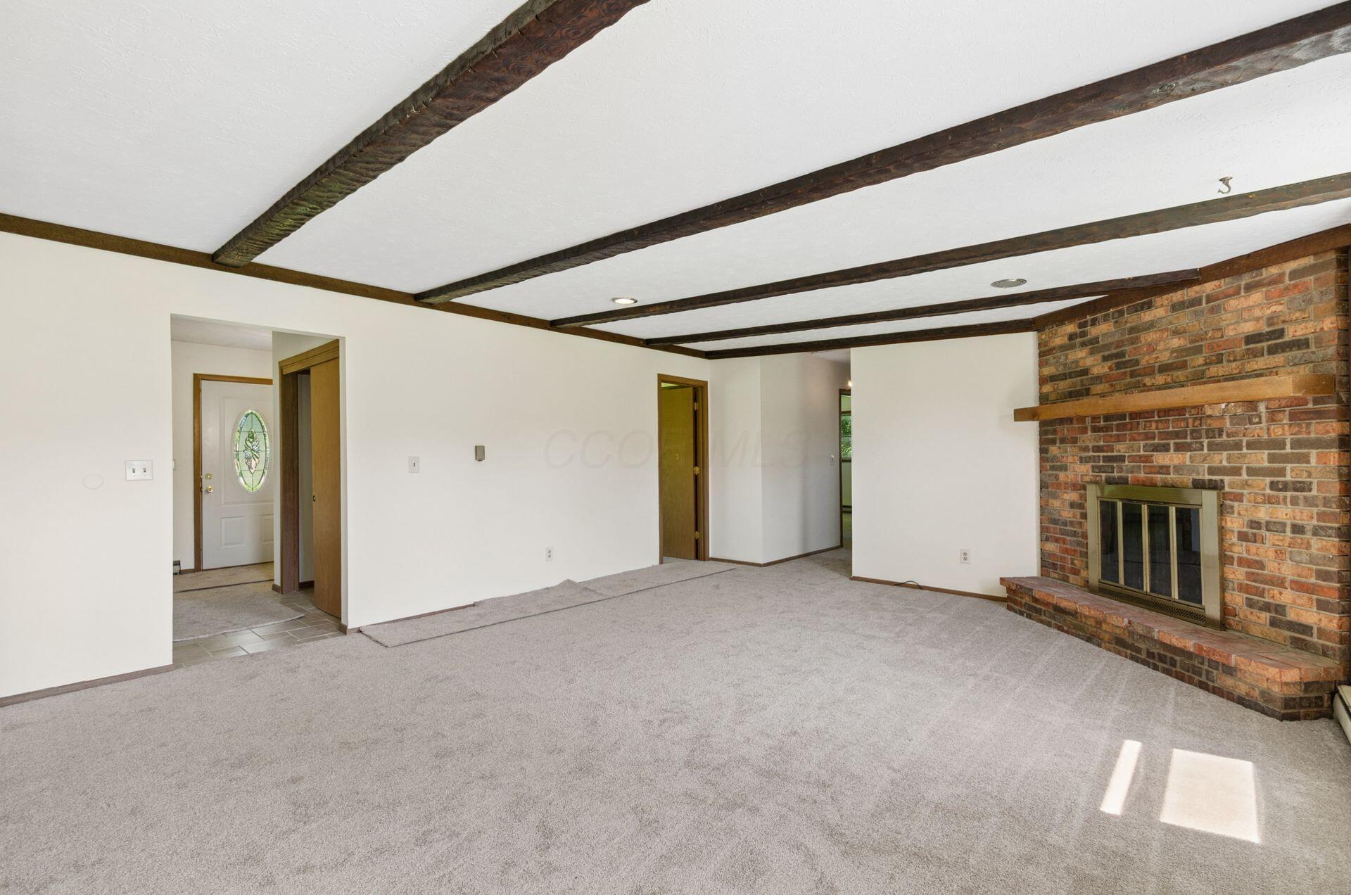 4143 Zuber Road Orient, OH 43146 - Photo 8 of 36 Great Room