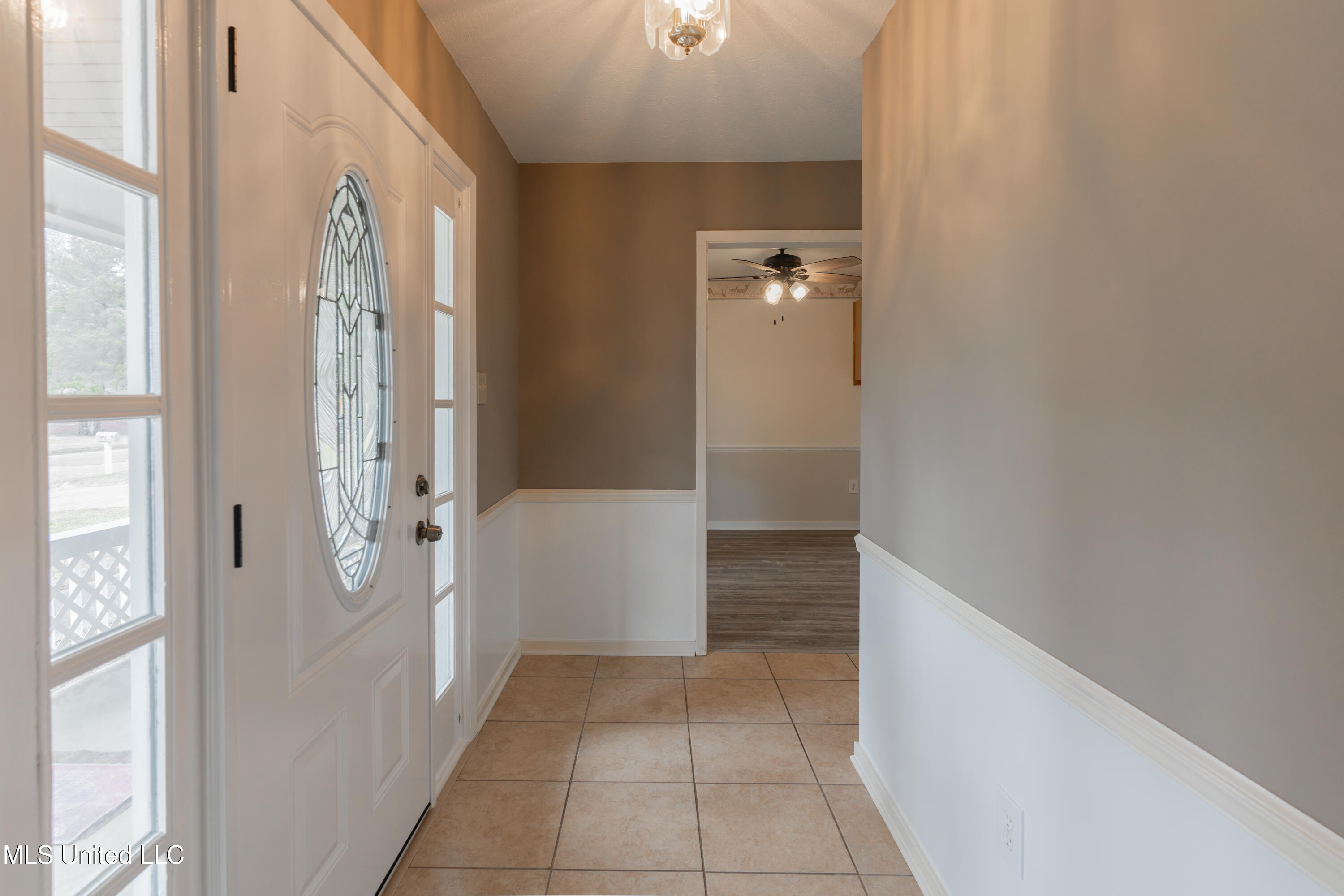 108 Pebble Lane Clinton, MS 39056 - Photo 14 of 60 14-Entry