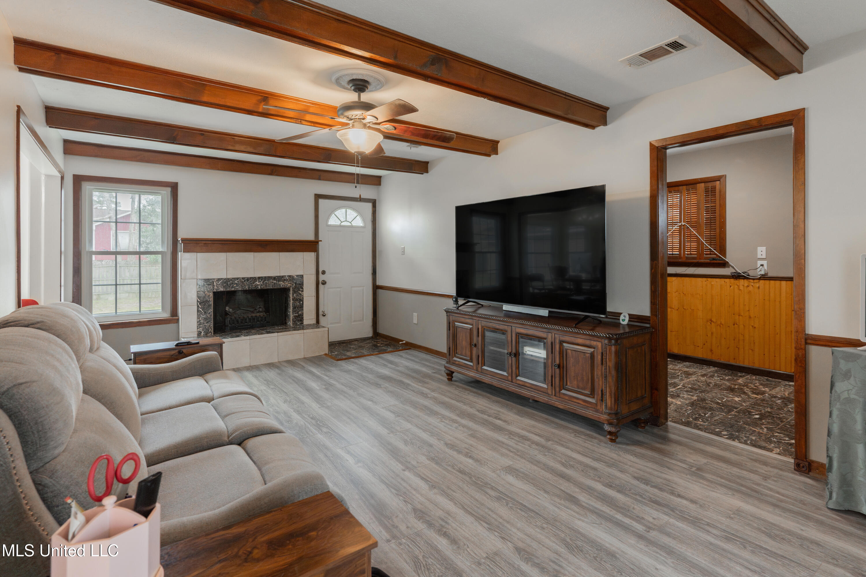 108 Pebble Lane Clinton, MS 39056 - Photo 15 of 60 15-LivingRoom