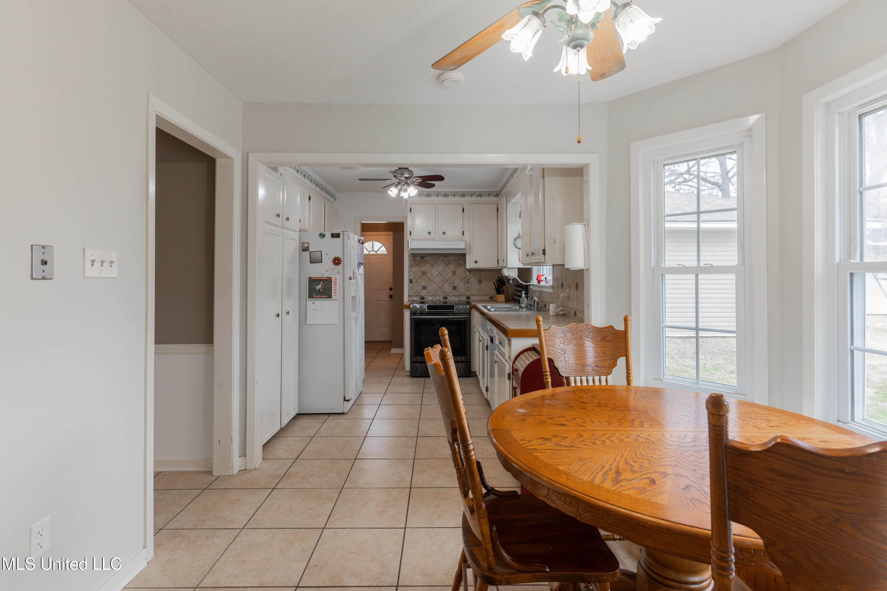 108 Pebble Lane Clinton, MS 39056 - Photo 21 of 60 21-Kitchen.