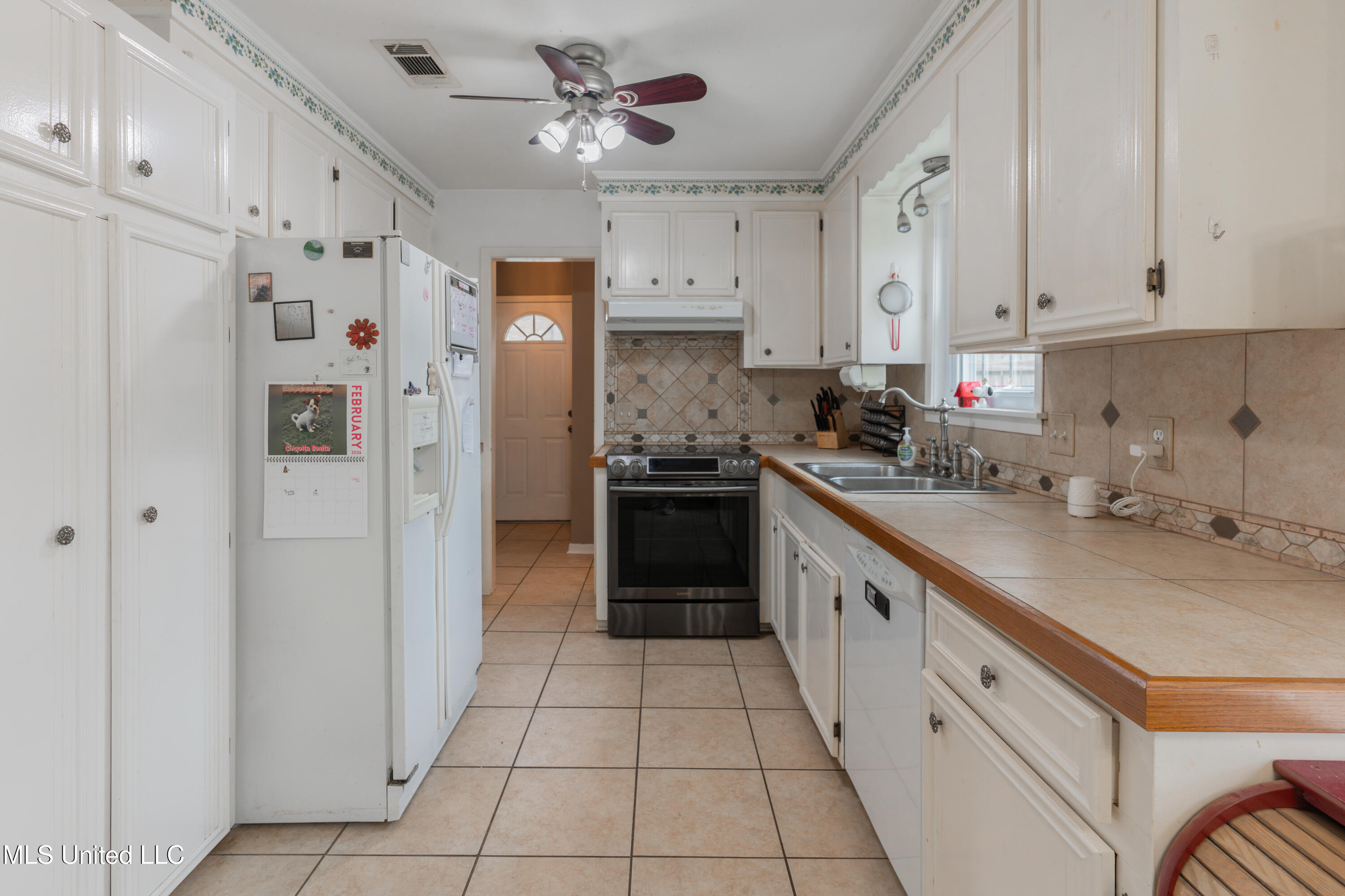 108 Pebble Lane Clinton, MS 39056 - Photo 24 of 60 24-Kitchen.