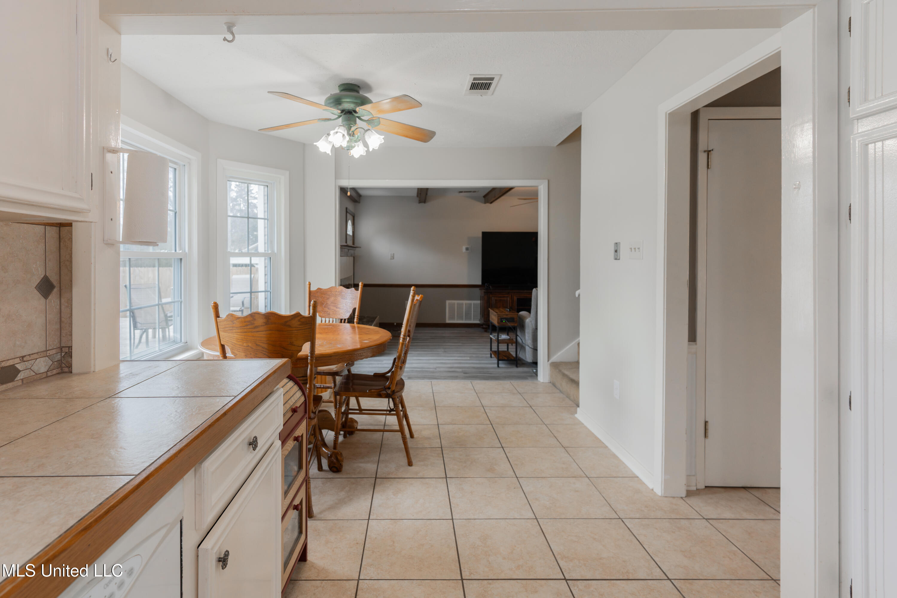 108 Pebble Lane Clinton, MS 39056 - Photo 25 of 60 25-Kitchen.