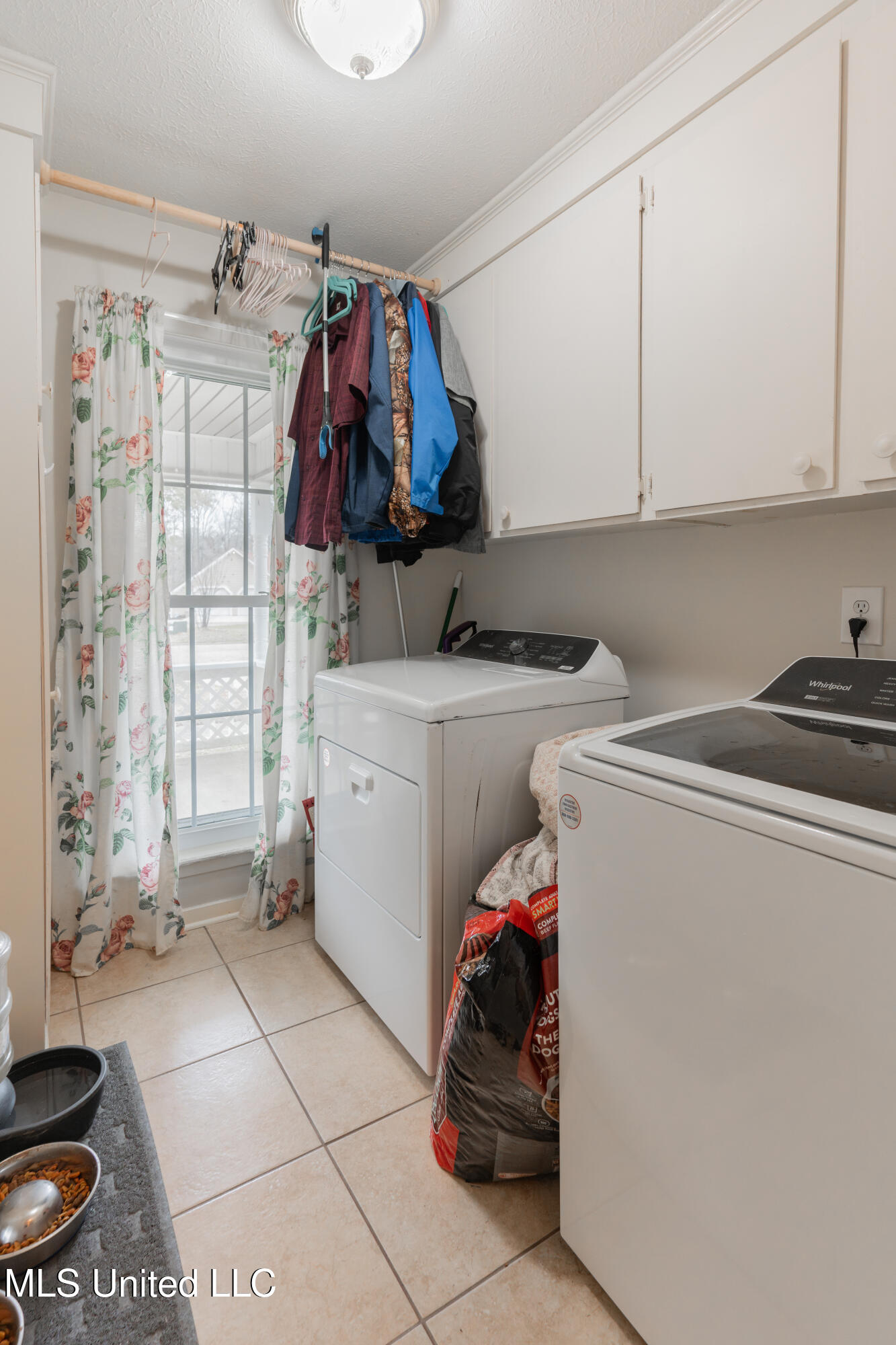 108 Pebble Lane Clinton, MS 39056 - Photo 35 of 60 35-LaundryRoom