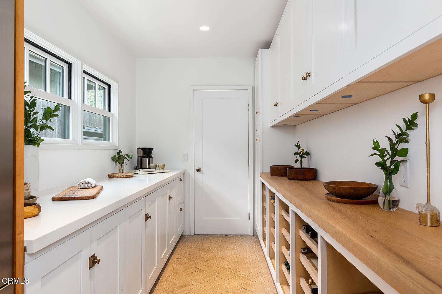 4155 Aralia Road Altadena, CA 91001 - Photo 19 of 40 a kitchen that has a sink and a stove in it
