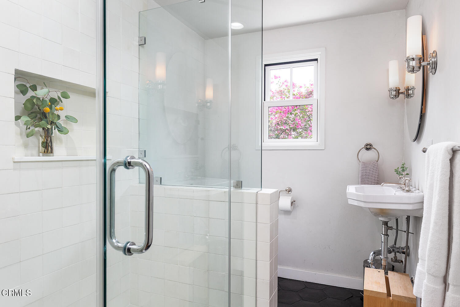 4155 Aralia Road Altadena, CA 91001 - Photo 27 of 40 a bathroom with a sink and a mirror