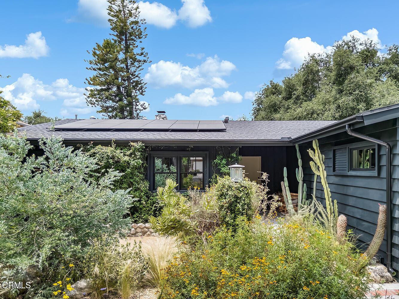4155 Aralia Road Altadena, CA 91001 - Photo 4 of 40 front view of a house with a yard