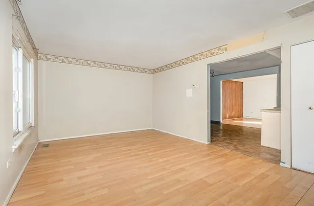 $147,700 | 1043 Ashridge Lane, University Park, IL 60484