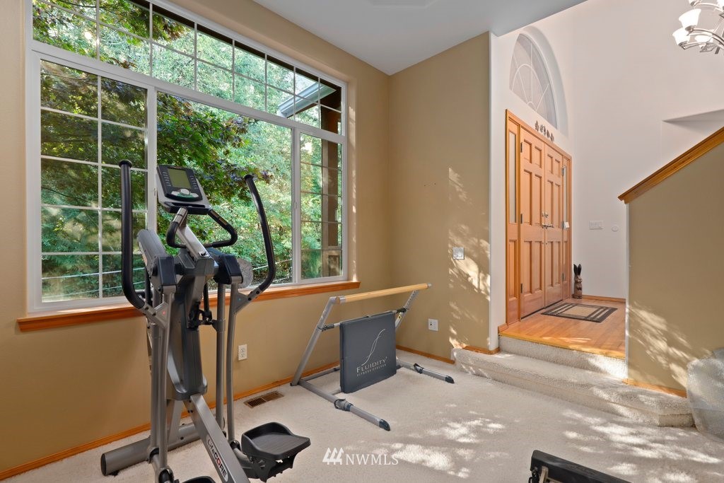 10606 Wagner Road Snohomish, WA 98290 - Photo 4 of 40 a view of a window with workspace