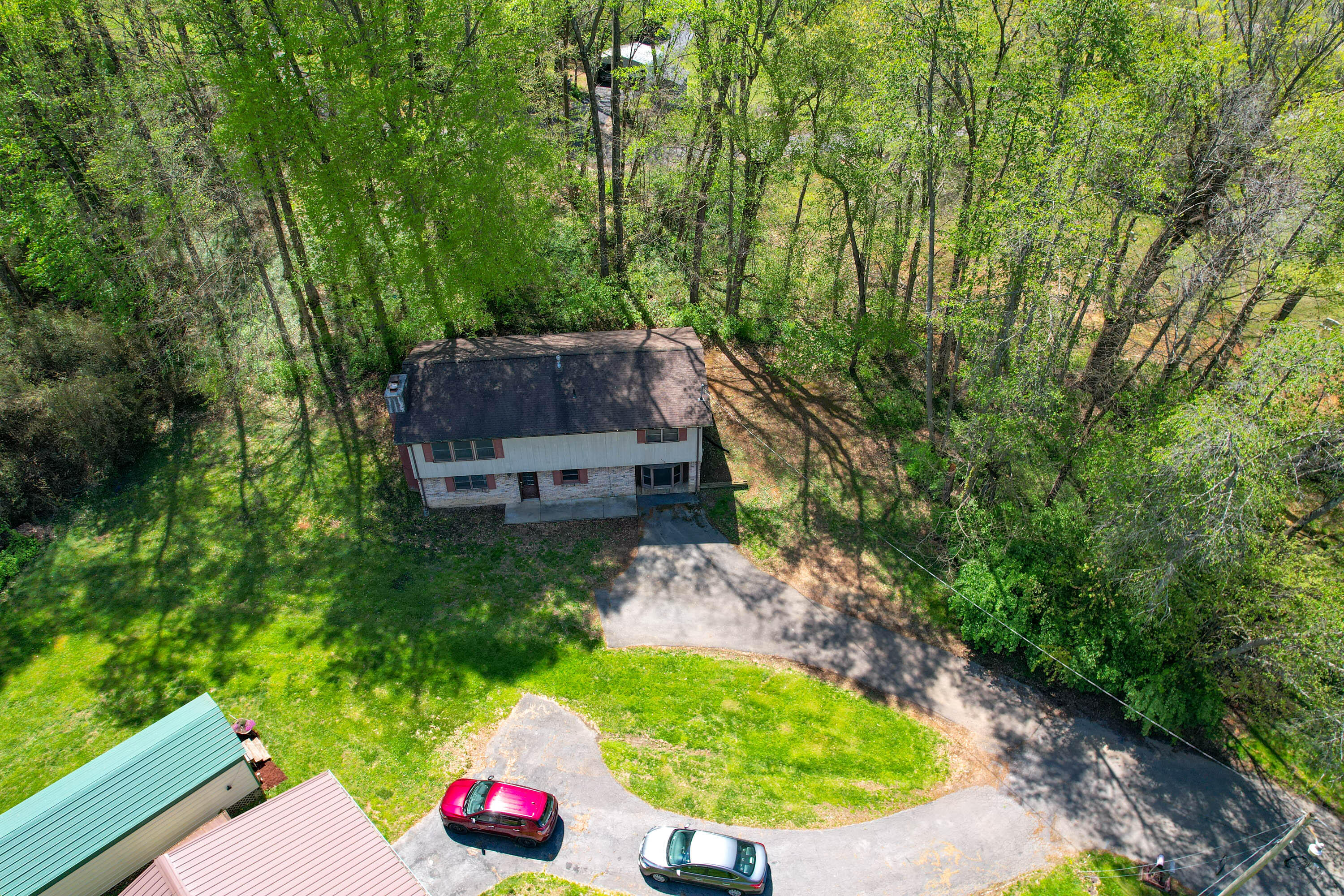 116 Briscoe Circle Bristol, TN 37620 - Photo 43 of 48 Briscoe Drone_-16