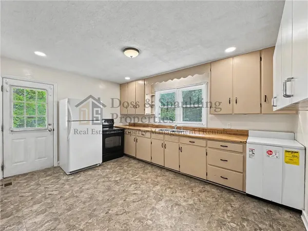 $1,225 | 1620 Johnson Street, High Point, NC 27262