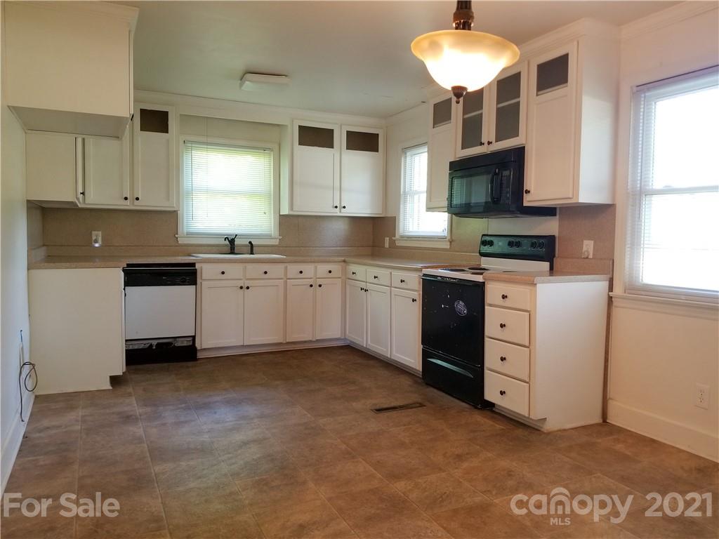 9811 Washam Potts Road Cornelius, NC 28031 - Photo 15 of 36 Gallery Image 15