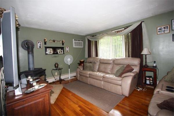26 Wallingford Road Auburn, MA 01607 - Photo 17 of 21 Gallery Image 17