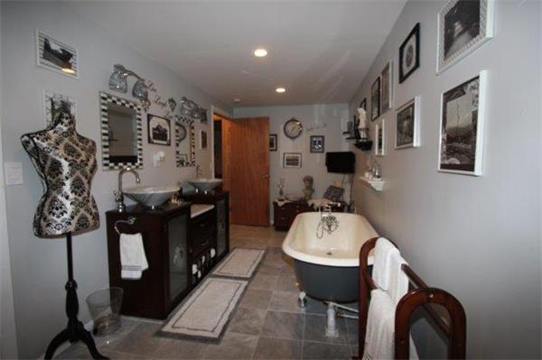 26 Wallingford Road Auburn, MA 01607 - Photo 20 of 21 Gallery Image 20