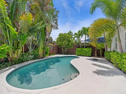 $1,100,000 | 1615 North Lakeside Drive, Lake Worth Beach, FL 33460