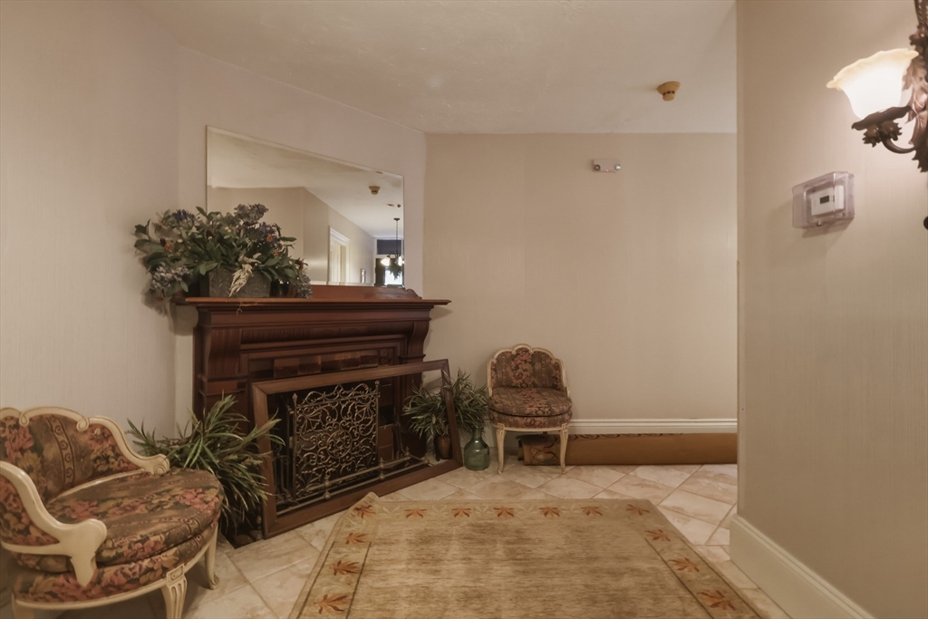 241 West Newtown Street, Unit 8 Boston, MA 02115 - Photo 8 of 9