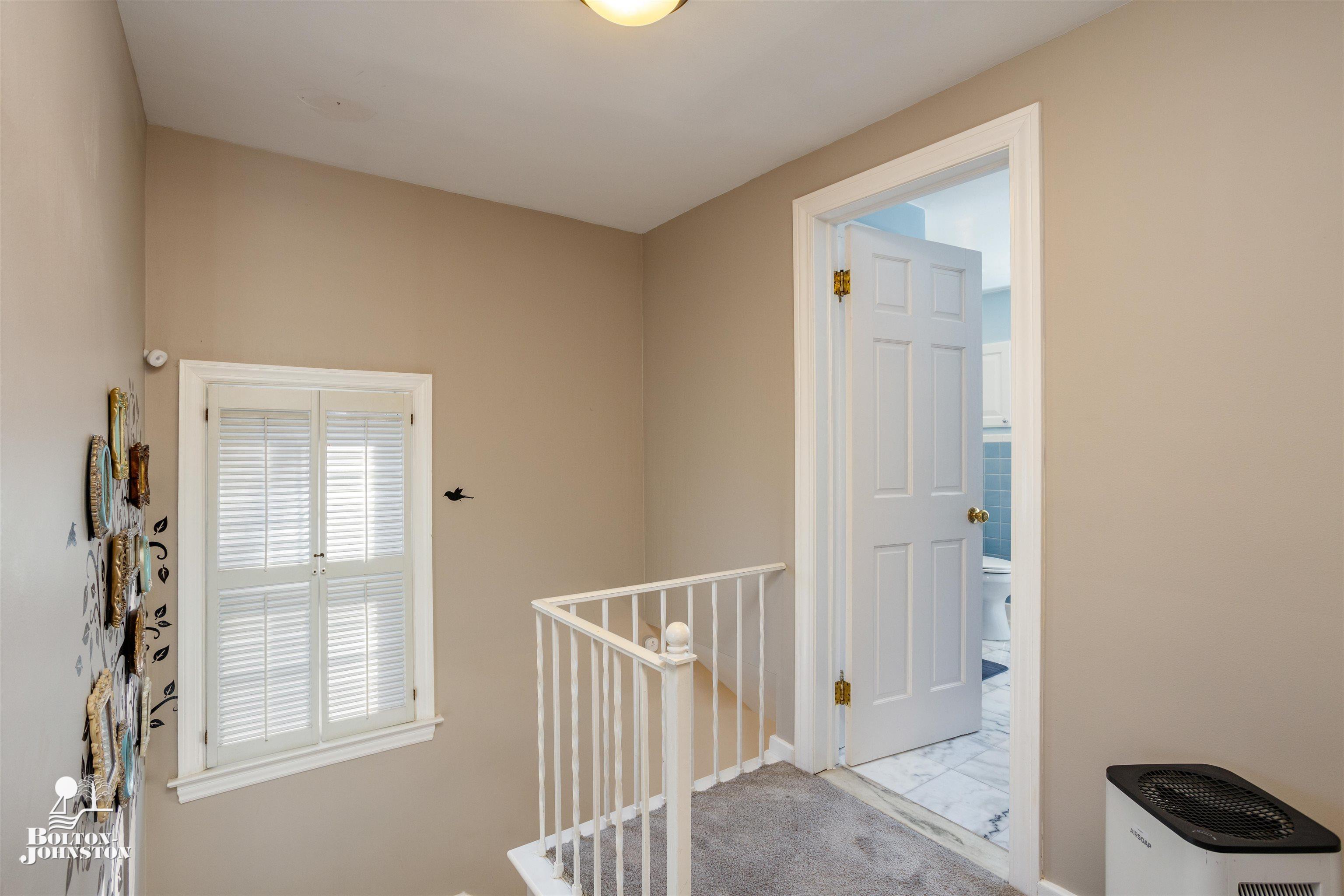 454 Fisher Road Grosse Pointe, MI 48230 - Photo 21 of 41 50135331-419e9587-9da7-40ef-a77c-75b043585745.JPG