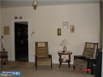 3322 Rhawn Street Philadelphia, PA 19136 - Photo 6 of 9 Living Room