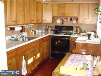 3322 Rhawn Street Philadelphia, PA 19136 - Photo 8 of 9 Kitchen