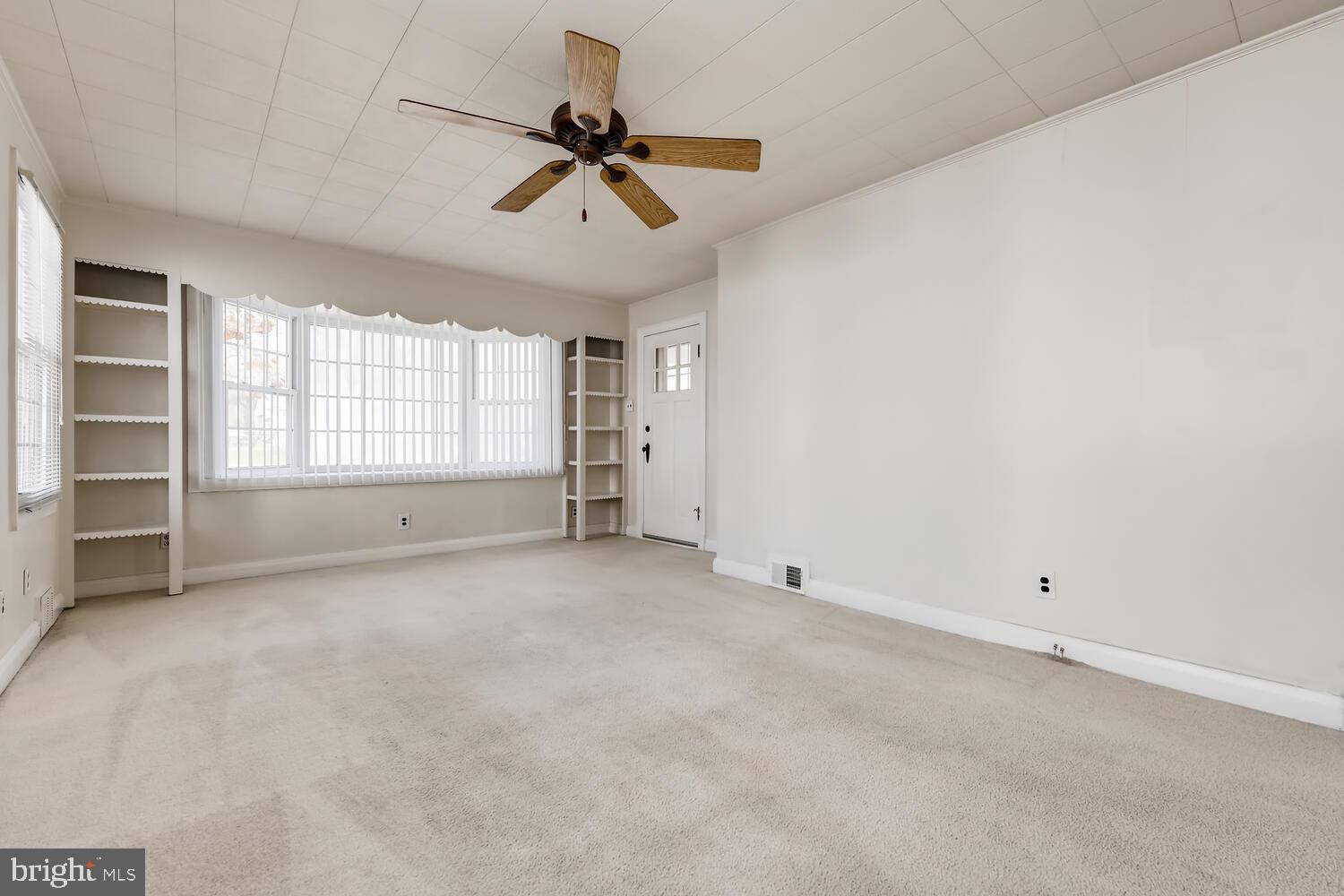 8476 Greenway Road Pasadena, MD 21122 - Photo 4 of 16 Gallery Image 4