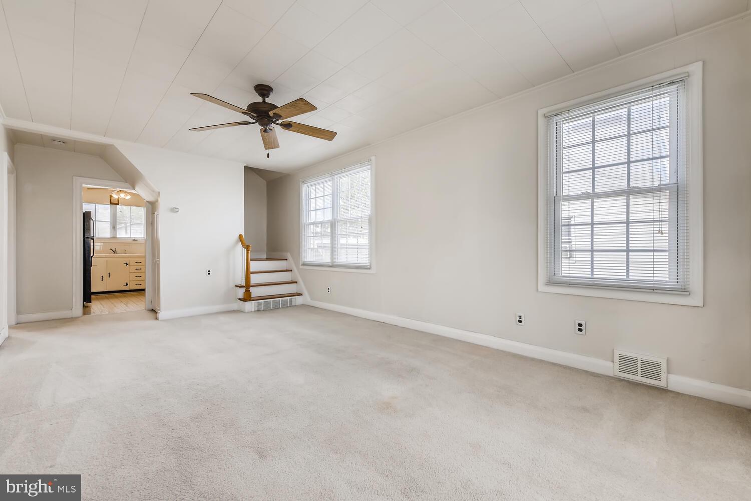 8476 Greenway Road Pasadena, MD 21122 - Photo 5 of 16 Gallery Image 5