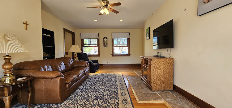 1813 Dial Court Springfield, IL 62704 - Photo 3 of 24 Gallery Image 3