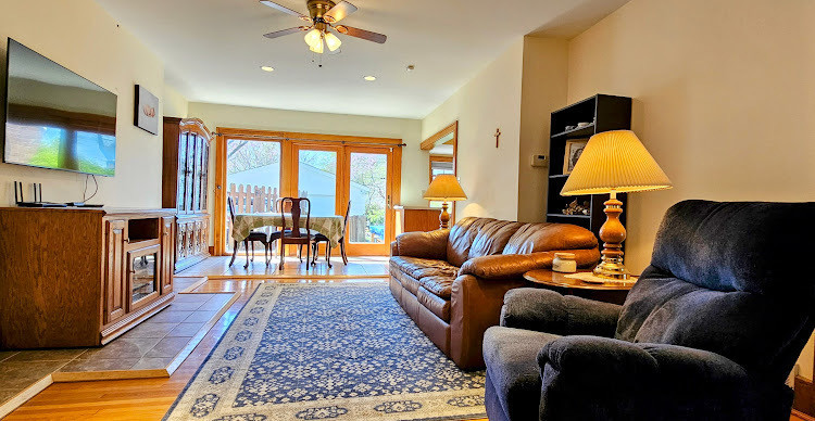 1813 Dial Court Springfield, IL 62704 - Photo 5 of 24 Gallery Image 5
