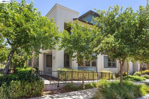 $949,000 | 5810 Midnight Place, Unit D, Dublin, CA 94568