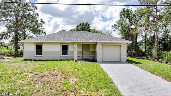 $264,900 | 824 Carpenter Street East, Lehigh Acres, FL 33974