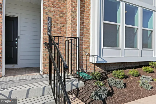 $3,250 | 19874 Yellow Daisy Terrace, Ashburn, VA 20147